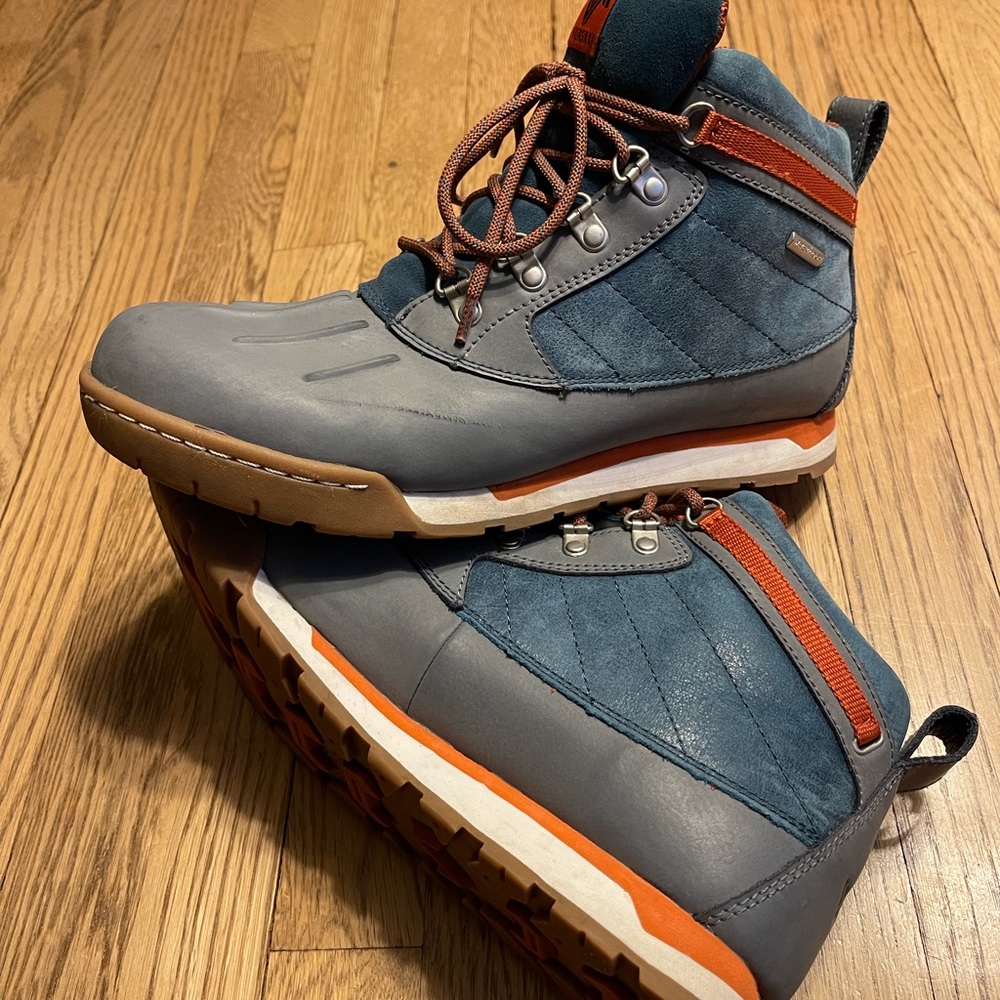 Forsake waterproof Boots.  Mens  11.  Rare color and style.  Very good condition